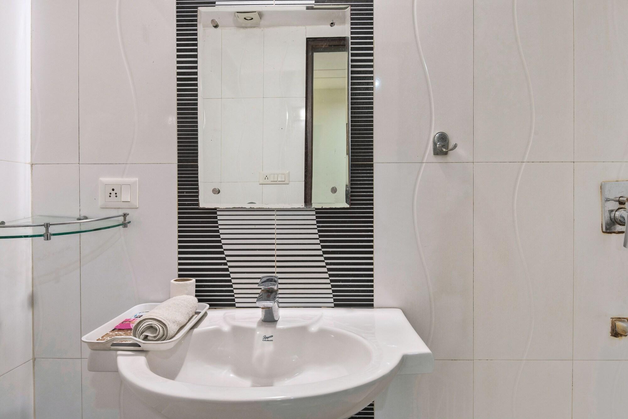 Hotel La Vista Delhi Экстерьер фото
