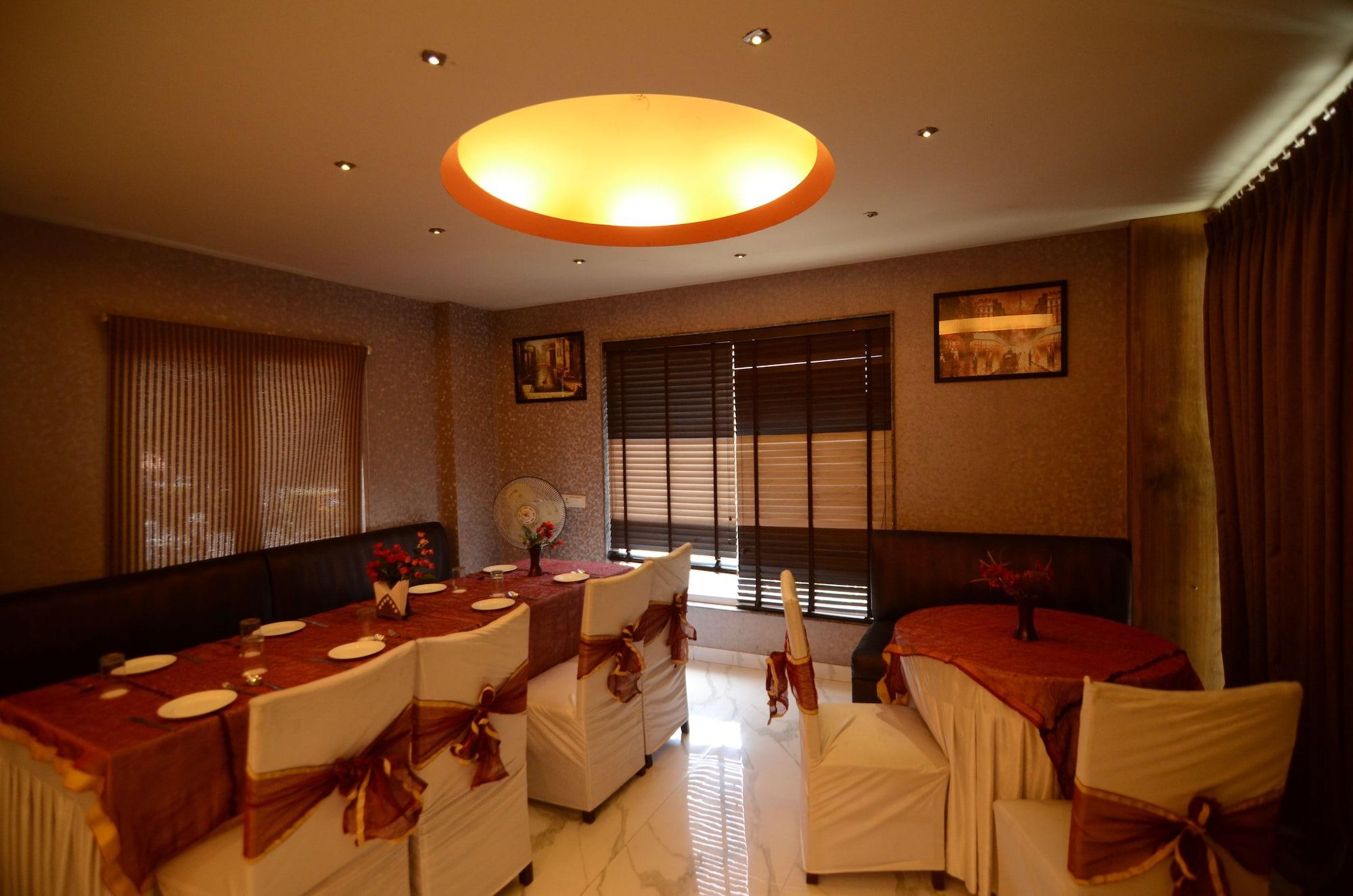 Hotel La Vista Delhi Экстерьер фото