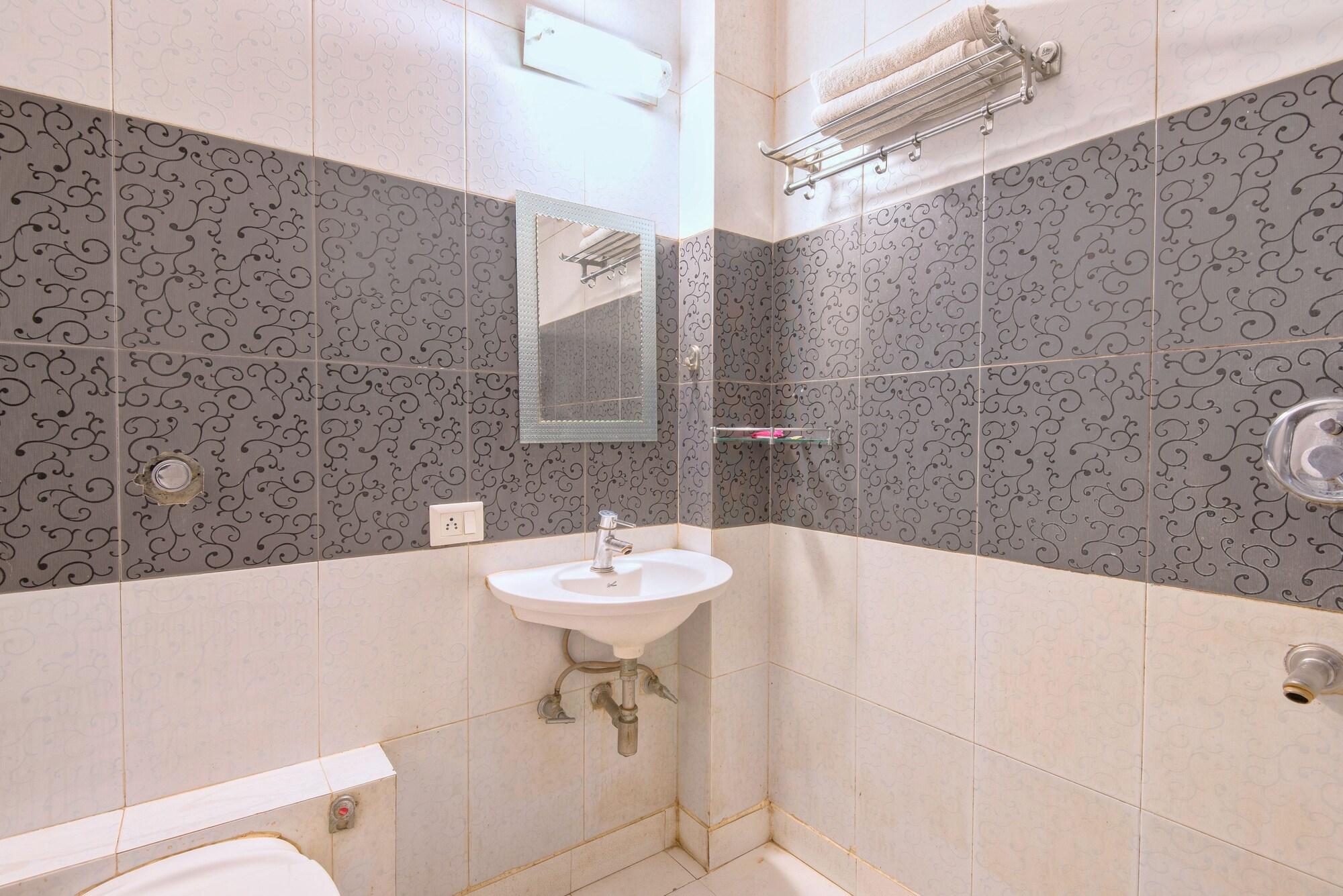 Hotel La Vista Delhi Экстерьер фото