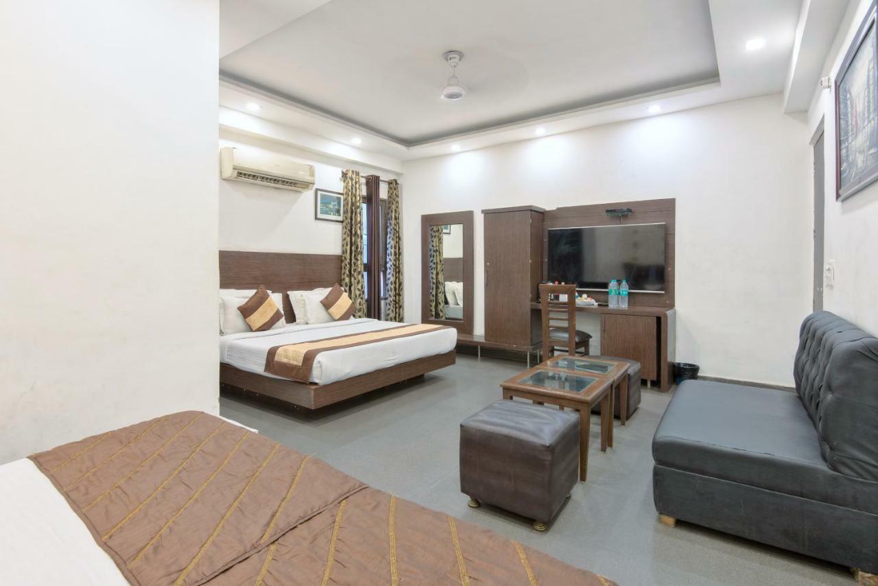 Hotel La Vista Delhi Экстерьер фото