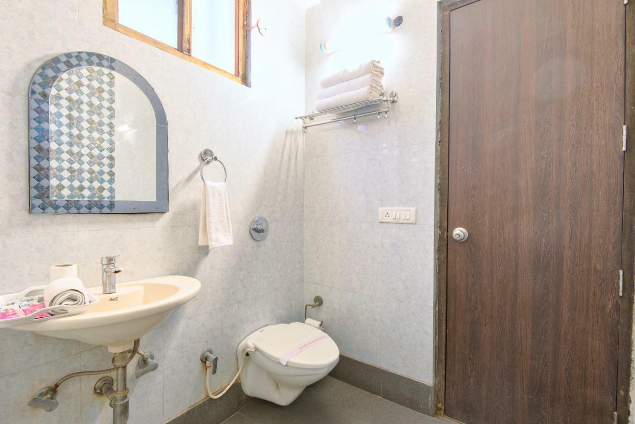 Hotel La Vista Delhi Экстерьер фото